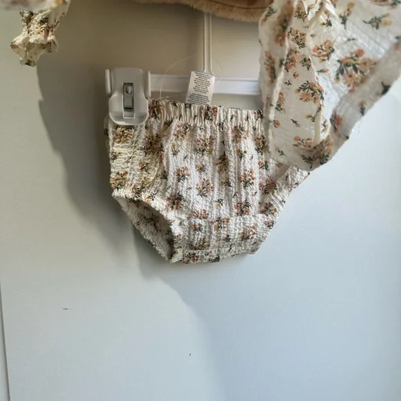 Little Me Cream Floral Dress with Tan Faux Fur Capelet - Picture 12 of 12